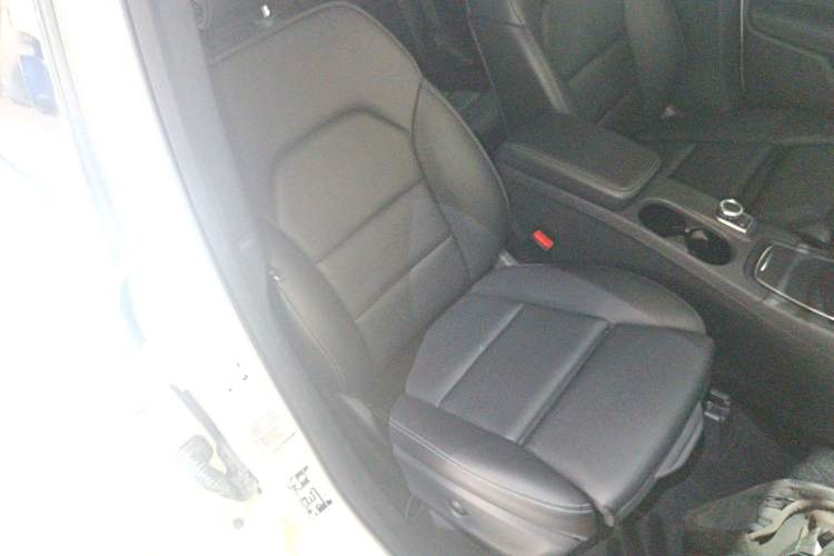 Used Mercedes-Benz B-Class 2019 B 200 Fashion Model Right Front Seat