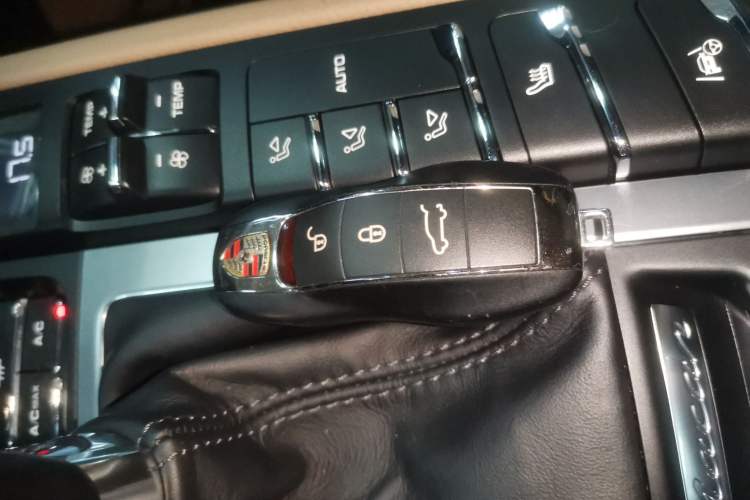 Used Porsche Macan 2018 Macan 2.0T Vehicle Key