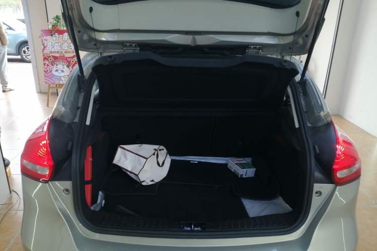 Used Ford Focus 2015 Hatchback EcoBoost 125 Automatic Supreme Style Edition