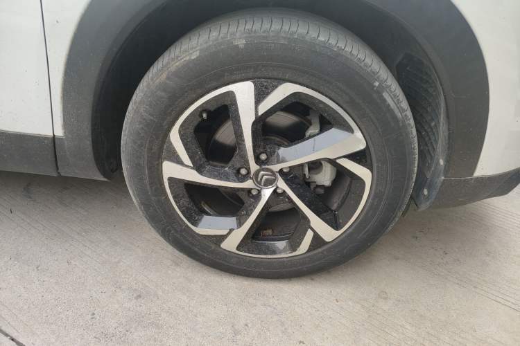 Used Citroen C5 AIRCROSS 2017 350THP Fashion Edition Right Front Wheel Hub