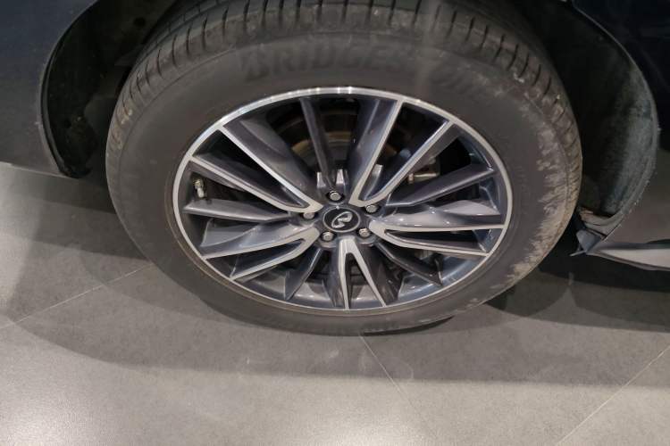 Used Infiniti QX60 2016 2.5 S/C Hybrid Two-Wheel-Drive Excellence Edition China V Standard