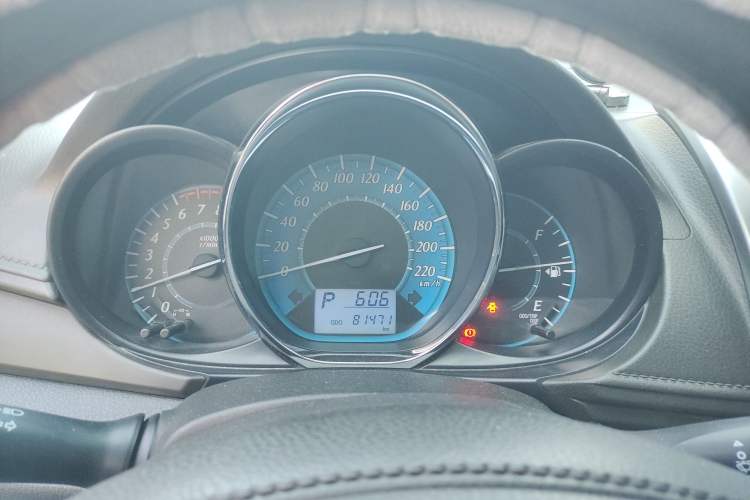 Used Toyota YARiS L Zhi Xuan 2015 1.5E Automatic Charm Edition
