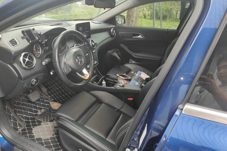 Used Mercedes-Benz GLA 2017 GLA 200 Sport Edition Left Front Seat