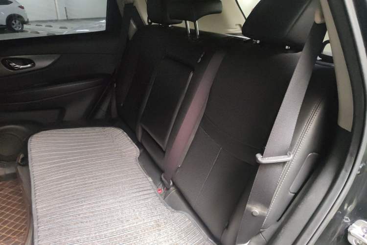 Used Nissan X-Trail 2015 2.0L CVT Comfort MAX Edition 2WD