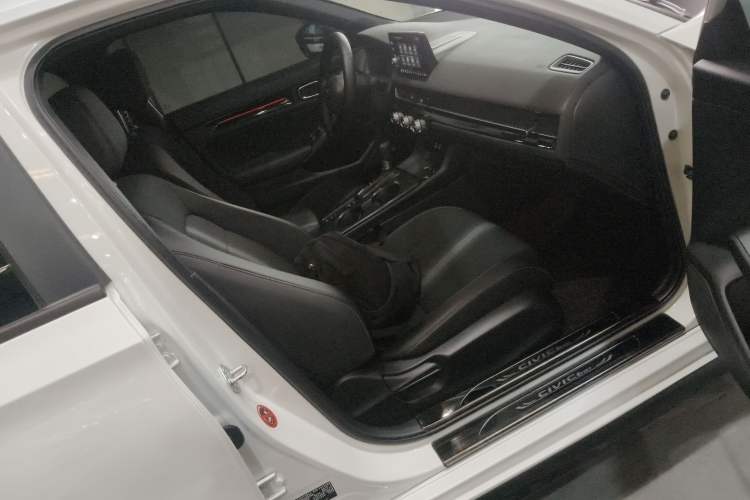 Used Honda Civic 2022 240TURBO CVT Dynamic Edition Right Front Seat
