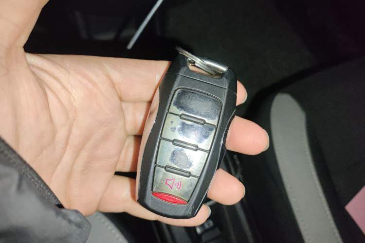 Used ORA White Cat 2020 360 km Luxury Version Vehicle Key