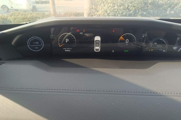 Used CHANGAN UNI-V iDD 2024 Blue Whale Smart Electric iDD 136km ZhiKu Model Instrument Cluster