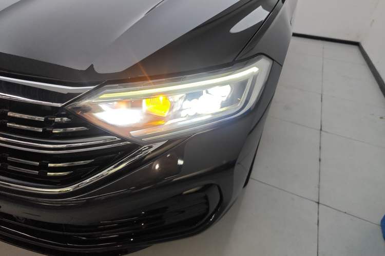 Used Volkswagen Sagitar 2023 300TSI DSG Excellence Edition Left Front Headlight