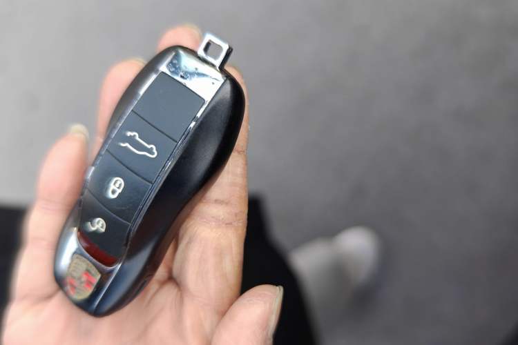 Used Porsche Cayenne 2015 3.6L automatic transmission U.S. specification
