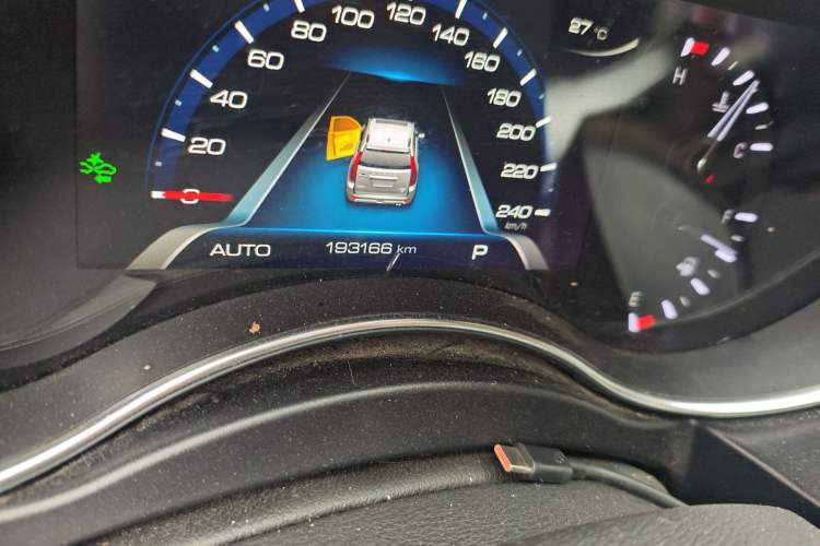 Used Haval H9 2017 2.0T Gasoline 4x4 Premium 5-Seater Odometer Close Up