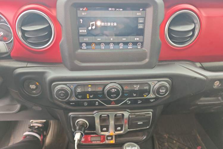 Used Jeep Wrangler 2019 2.0T Rubicon two-door model China V emission standard
