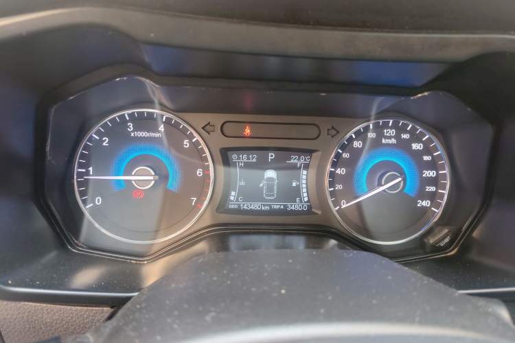 Used Dongfeng Fengon 580 2016 Revised Version 1.5T CVT Comfort Edition Instrument Cluster