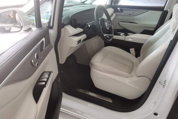 Used Buick GL8 New Energy 2024 Lu Zun Deluxe Edition 7-Seater Driver Seat