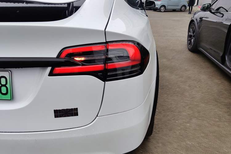 Used Tesla Model X 2023 Three-Motor All-Wheel-Drive Plaid Version Exterior 3