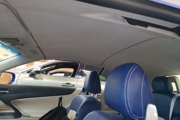 Used Lexus IS 2009 300C Headliner