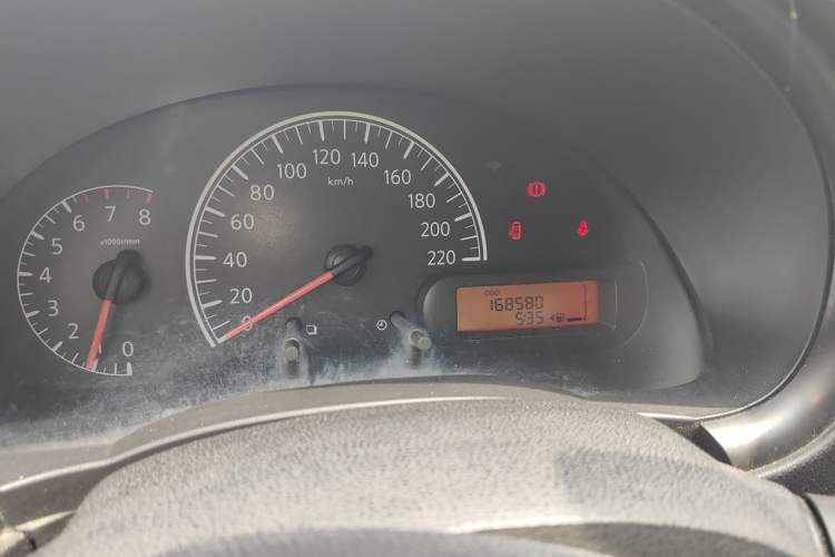 Used Nissan Sunny 2011 1.5XE Manual Comfort Edition Odometer Close Up