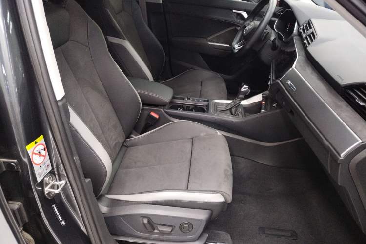 Used Audi Q3 2023 35 TFSI Fashion Dynamic Model (1.4T) Right Front Seat