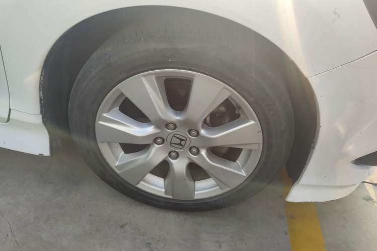 Used Honda Jade 2013 1.8L automatic Comfort version 5 seats
