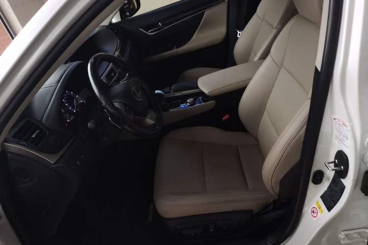 Used Lexus GS 2016 200T Leading Edition
