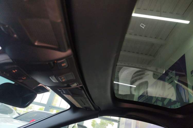 Used Mercedes-Benz SLK-Class 2011 SLK 200 Fashion Model
