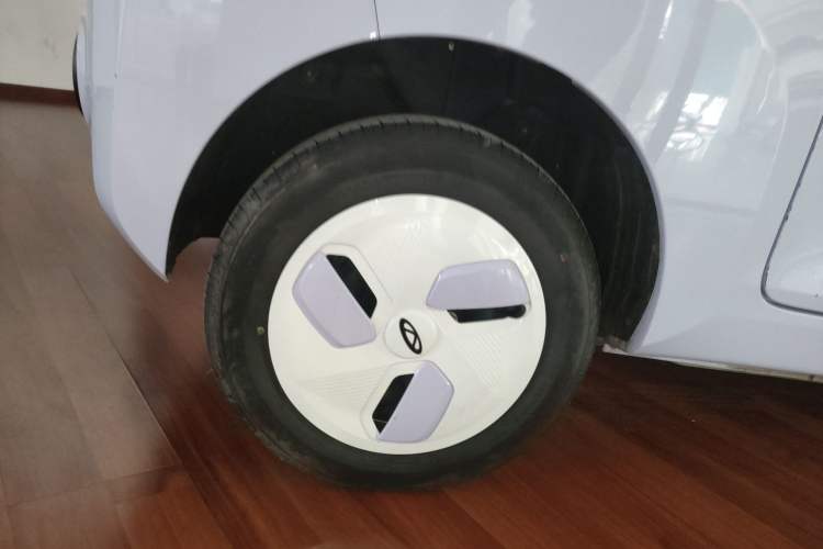 Used Chery QQ Ice Cream 2023 170km Milkshake – Lithium Iron Phosphate Exterior 5