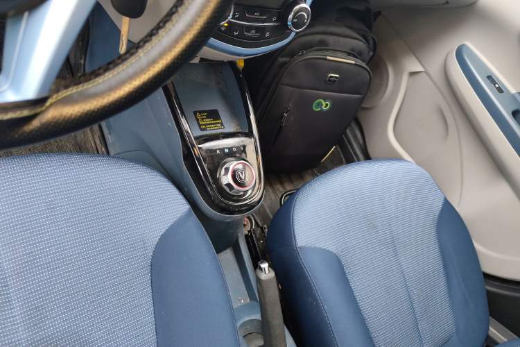 Used CHANGAN OSHAN Benni E-Star 2021 National Edition Colorful Version Lithium Iron Phosphate (31.86 kWh) Gear Lever