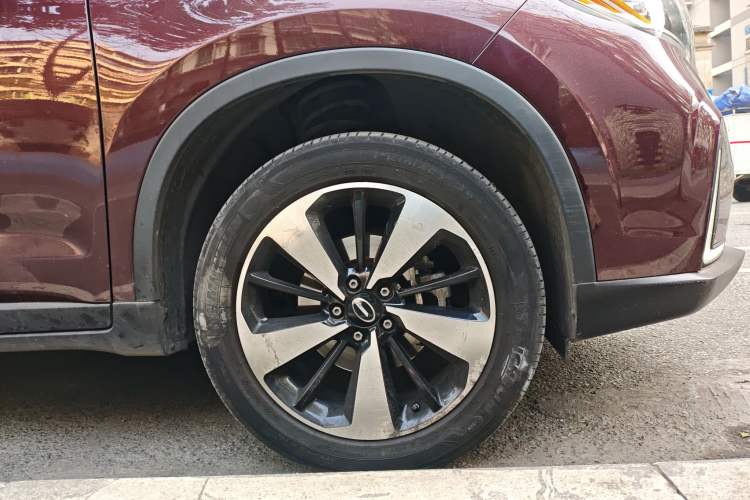 Used GAC Trumpchi GS4 2018 235T Automatic Two-Wheel Drive Luxury Smart Connectivity Version Right Front Wheel Hub