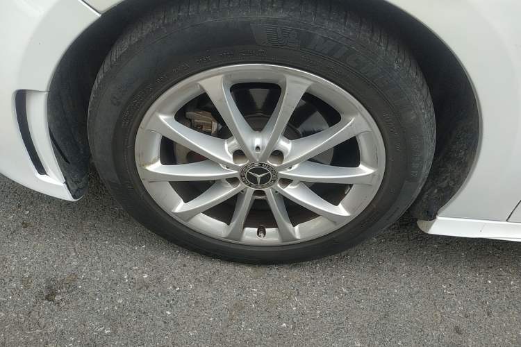 Used Mercedes-Benz A-Class 2020 Restyled A 200 L Sport Sedan Fashion Version Left Front Wheel Hub