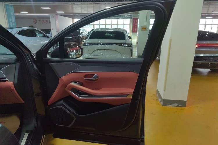 Used BYD Tang L 2025 EV 600KM All-Wheel-Drive LiDAR Flagship Model