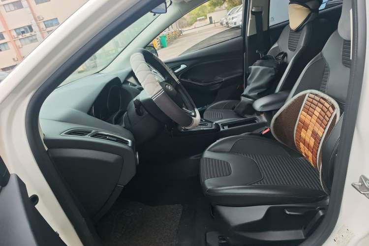 Used Ford Focus 2015 Sedan 1.6L Automatic Trend Model Left Front Seat