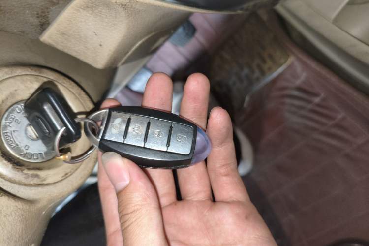 Used Nissan Livina 2010 Jingyue Edition 1.6L Manual All-Around Model Vehicle Key