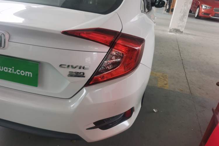 Used Honda Civic 2016 220TURBO CVT Luxury Edition
