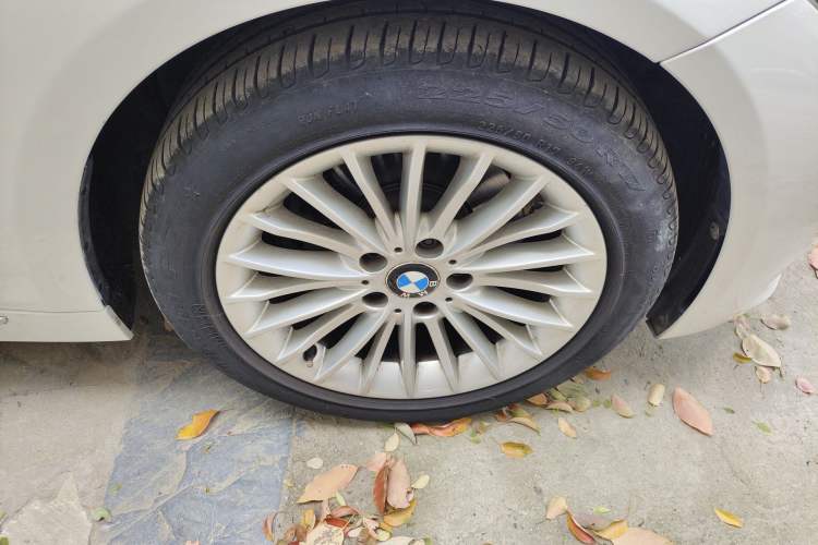 Used BMW 3 Series 2014 320Li Fashion Design Package
