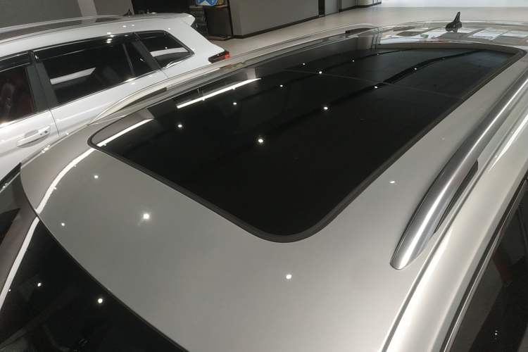 Used Volkswagen Tiguan L 2022 330TSI Automatic Two-Wheel Drive R-Line Flagship Edition
