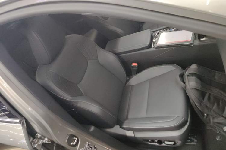 Used Lexus RX 2023 350h Two-Wheel Drive Enjoyment Version