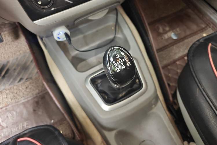 Used BAIC Weiwang M20 2014 1.5L practical type BJ415A Gear Lever