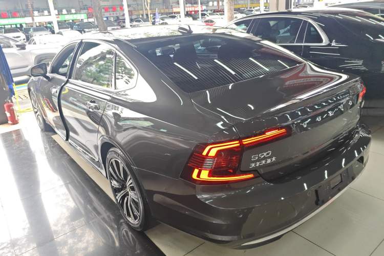 Used Volvo S90 New Energy 2022 Restyled T8 E-Drive Hybrid Zhiyi Luxury Edition