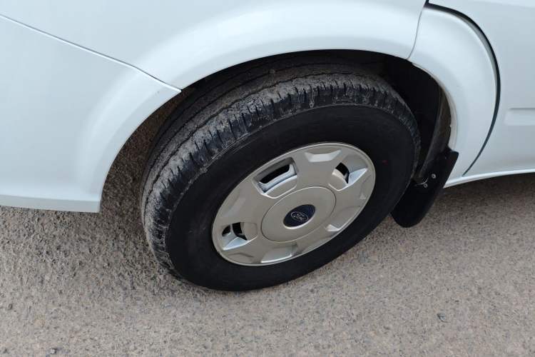 Used JMC Fushun 2023 2.0T Automatic Mid-Range High-Roof Commercial Multi-Purpose 7-Seater Passenger Vehicle Exterior 4