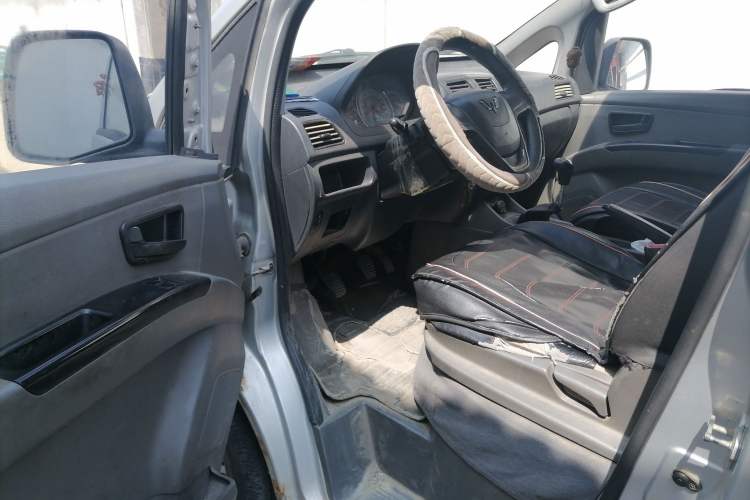 Used Wuling Zhengcheng 2015 1.5L Comfort L3C Driver Seat