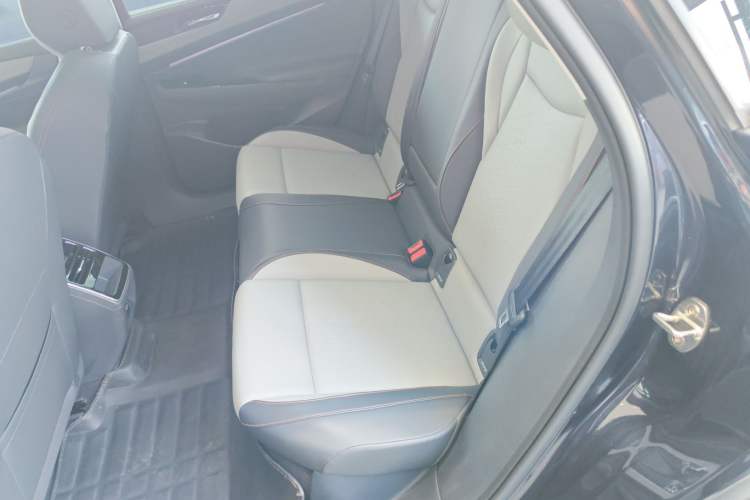 Used Volkswagen ID.7 VIZZION 2024 AIR model Left Rear Seat