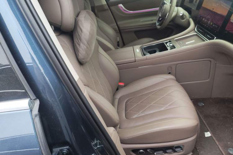 Used Hima AITO M9 2024 Range-Extended Ultra Version 52 kWh 5-Seater Model Right Front Seat