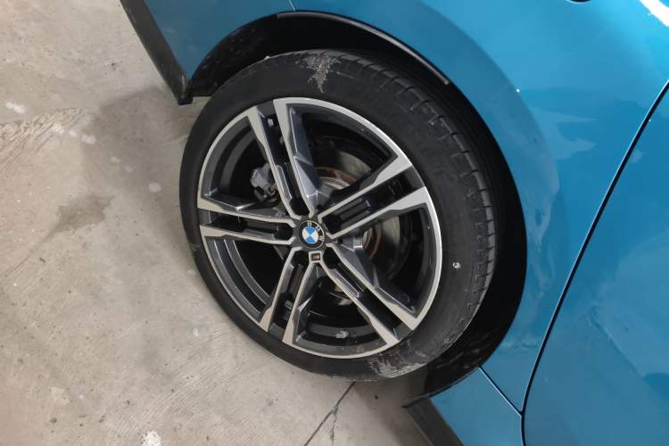 Used BMW 2 Series 2021 225i 4-Door Coupe M Sport Package Right Rear Wheel Hub