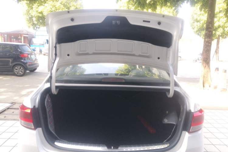 Used Kia K2 2017 Sedan 1.4L Automatic Transmission 15th Anniversary Special Edition GLS