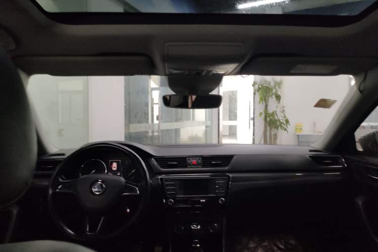 Used Skoda Superb 2016 TSI330 DSG Smart Drive Edition Headliner