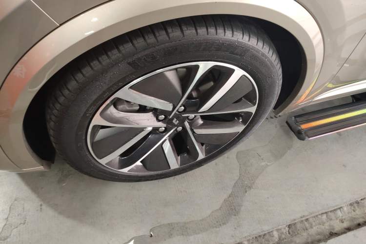 Used Li Auto L8 2023 Max model