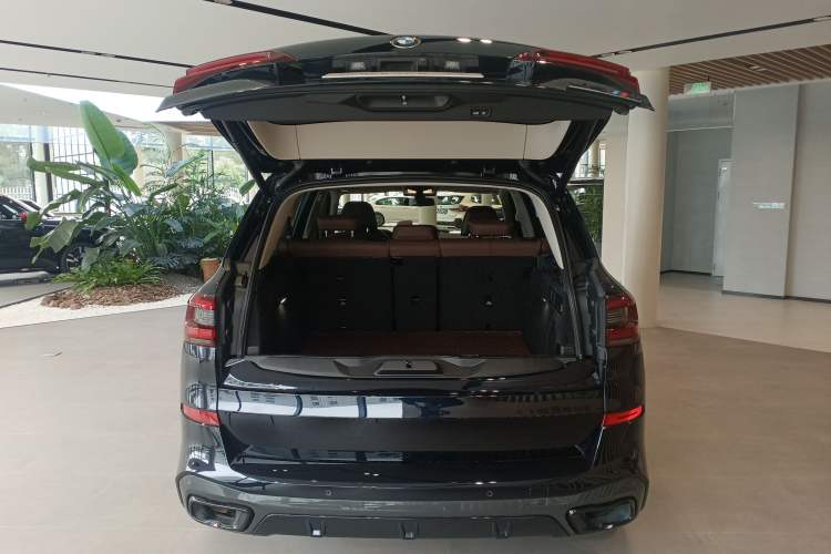 Used BMW X5 2022 xDrive40i Luxury Edition M Sport Package
