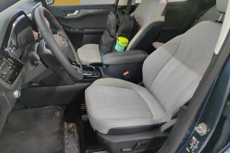 Used Ford Escape 2020 EcoBoost 245 Two-Wheel-Drive Titanium Edition
