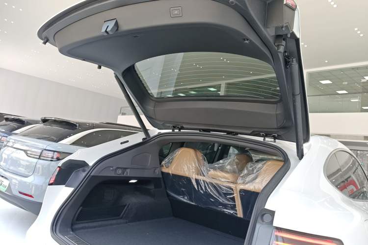 Used Hima Luxeed R7 2026 Model Range-Extending Max
