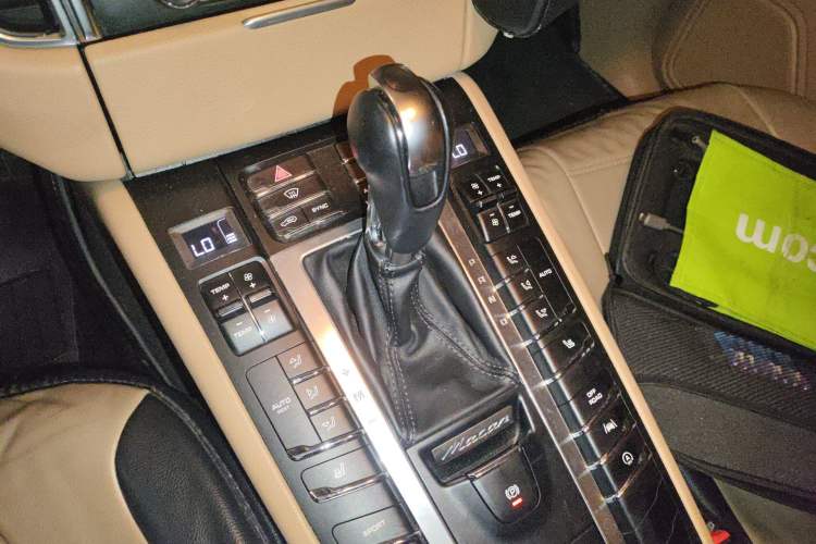 Used Porsche Macan 2017 Macan S 3.0T Gear Lever