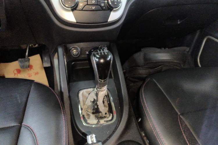 Used CHANGAN CS35 2014 1.6L Manual Luxury Model China IV Standard Gear Lever